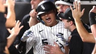 サヨナラ勝利の瞬間…村上宗隆の「確信がはやい」「伝説級のリアクション」と米反響　押し出し四球で決着「Wソックスファンの心境そのものだ」