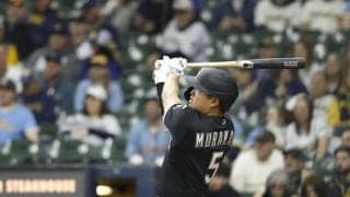 村上宗隆２４号アーチに敵地騒然！直近６戦４発の量産態勢！岡本和真に並んでメジャー１年目の日本選手最多記録　球団が熊本支援発表の日に８試合連続安打