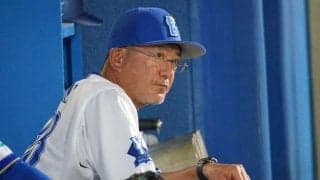 「網の目をくぐる思いで野球を見ろ」--2軍で燻ぶった若手を次々と1軍戦力へと引き上げる入来祐作コーチの“野球哲学”の真髄【DeNA】