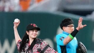 【巨人】モデル横田真悠が始球式「結構飛んだので良かった」３バウンドで捕手のミットへ