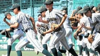 山形・鶴岡東が甲子園で練習　守備の動きよく「試合が楽しみ」