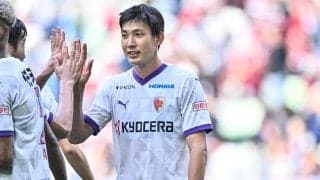 ｢後世に語り継がれるビックリ映像｣ドイツ2年目FW原大智が本人も相手GKも驚きの“ラッキーゴール”を記録！｢ギャグ漫画みたいなゴール｣｢事故ゴール決まって草｣