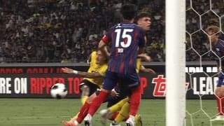 「Jとは基準が違う」FC東京が唖然…ドルトムントFWの“理不尽反転シュート”に国立騒然！「スペースない中で…」「えぐ」