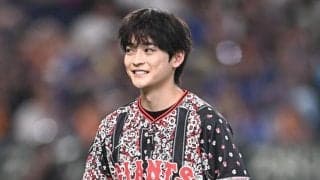 人気俳優・高橋文哉がお見事ノーバン投球「とんでもなく緊張しました」「まさか東京ドームで投げさせていただくことがあるなんて」