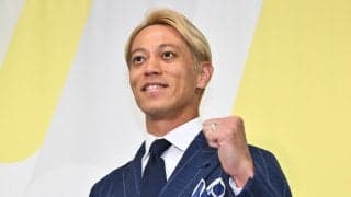 「本田さんに似ててカッコいい」黒ウエア本田圭佑とスタイリッシュな犬のコンビにＳＮＳも注目