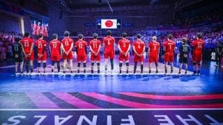 【バレー】２年ぶりのメダル目指す日本男子　激戦の第２Ｓを２８-２６で奪って１－１の五分に持ち込む　スロベニアとの３位決定戦