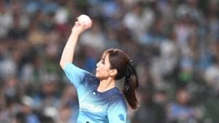 ポニテ歌姫がキュートな始球式　ノーバンならず「あ～！」と絶叫　背番号「３８」のユニホーム＆ブルーデニムのコーデで魅了