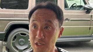 【町田】優勝掲げる黒田監督に思わぬ刺客が…「この間も体当たりされたし、小便かけられた」