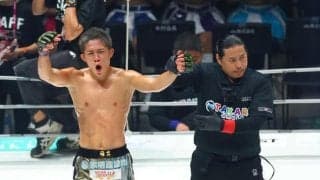 ２０歳、秋元強真が前王者クレベル・コイケに衝撃の完勝！判定３－０でＲＩＺＩＮ６連勝　打撃で圧倒、寝技の猛者にグラウンド戦に持ち込ませず完封　試合後左手骨折明かすも大みそか王座挑戦要求「ベルト取り戻せるのは僕だけ」