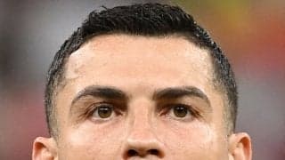 ロナウド、モデルのジョルジーナさんと結婚　左手薬指に金の指輪はめた２人の手を披露