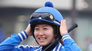 今村聖奈騎手が栗東トレセンで調教に騎乗「乗るぶんには問題ないです」　８日の落馬で両足底部を負傷