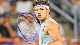  世界10位 マスターズ連覇に王手 