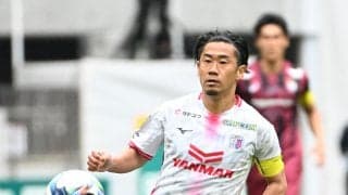 【Ｃ大阪】小栗旬、開幕前の北海道キャンプに突如現る…親交のある香川真司への激励で