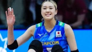 「しぬほど、好っきぃぃ」24歳バレー女子の“ぷっくり顔”が反響　全身ブラックコーデで「パリコレもいけそう」
