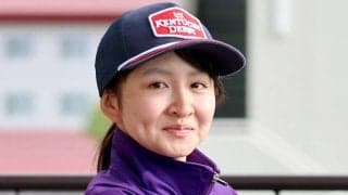 落馬負傷の古川奈穂騎手が札幌競馬場で元気な姿を見せて無事を報告　「今週は乗る予定です」