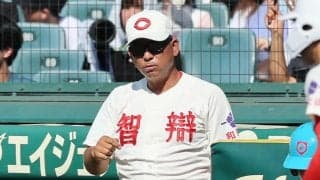 「バントで相手投手を落ち着かせてはいけない」智弁和歌山はノーバントの強攻策で横浜の剛腕を攻略！【26年夏甲子園】