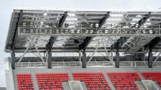 金沢スタジアム、10月に全面再開　強風被害で屋根材取り換え・補強