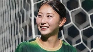 ｢風邪引くなよ｣｢スタイル抜群｣なでしこ塩越柚歩、“斬新ショート丈”のユニ姿に大反響！ ｢可愛すぎるー｣｢お茶目で最高｣WEリーグ開幕へ