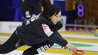 【カーリング】ロコ・ソラーレが今季初戦黒星　１人少ない３人で、藤沢も投げた後すぐにスイープ