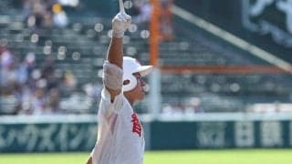 「額縁に入れて飾る」　甲子園で激写された“奇跡の1枚”…18.44mで広がった対照的な光景