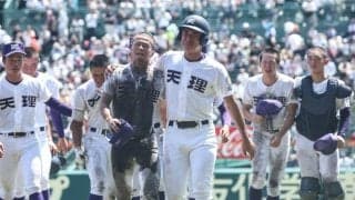 夏の甲子園で9年ぶり4強入りの天理　「守り勝つ野球」が根付く