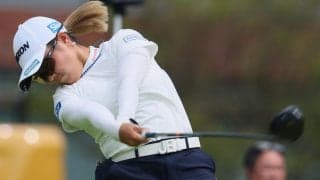 19歳ルーキー鳥居さくら単独トップで前半終了　２位は全英女子Ｖの桑木志帆、３位吉田鈴ら６人