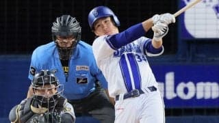 「もう一人の自分との勝負」ドラ3ルーキーが魅せる日本で稀有な大型遊撃手の“片鱗”　元首位打者コーチたちが「本当に衝撃」と認める力【DeNA】