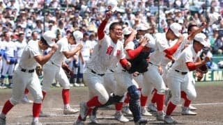 甲子園終了後…「初めて見た」　TV中継には映らぬ光景、球児たちの行動が反響「知らなかった」