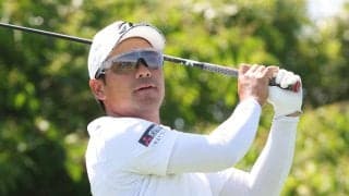 【男子ゴルフ】比嘉一貴と平本世中がトップに並んでサンデーバックナインをプレー中　ツアー記録通算３２アンダーを更新へ