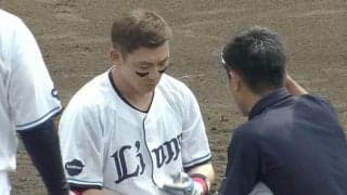 西武・栗山巧が頭部死球で途中交代　141キロが直撃…30日には本拠地で引退試合予定