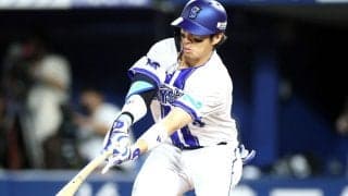 「ガチで神すぎる」「イチローに見えた」DeNAの3年目ドラ1が見せた“天才的な打撃”が話題　右手一本で拾った同点タイムリー「これはピッチャー責められない」