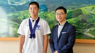 甲子園準優勝の健大高崎・大岩翔斗選手、地元の掛川市役所を表敬訪問