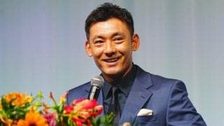 西武・栗山巧は「唯一無二の選手」、渡辺久信氏が引退会見にサプライズ登場　元指揮官が伝えた感謝