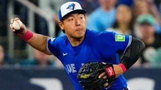 実は守備でも魅せていた岡本和真　本人も驚き交じりの表情…痛烈打球に即反応