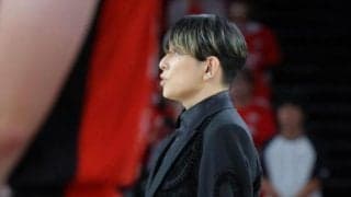 「どんどん若返ってる」「あまりにも老けてなくてびっくり」バスケ日本戦で圧巻歌声披露の４７歳歌手にネット騒然「鳥肌たった」「４７歳という事実に驚愕」