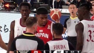 「なんで逆ギレ？」八村塁と“一触即発”のカタールPGにファン怒り！激しいファウル→睨み合いに「何すんねん」「怖すぎ」【バスケW杯予選】