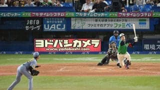 【ヤクルト】しばらくざわめき収まらず　吉村貢司郎の大きな当たりは左翼方向へ高々と…ファウル