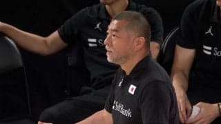 「は？嘘だろ？」バスケ日本代表戦の“微妙な判定”が物議！「ノーファウルだよ」西田優大＆桶谷大HCが不満顔【バスケW杯予選】