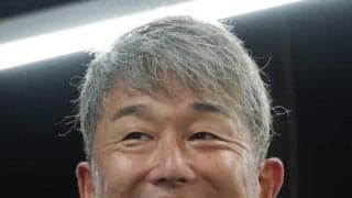 【ヤクルト】石川雅規がインスタでファンに引退報告　つば九郎とのツーショット写真添える