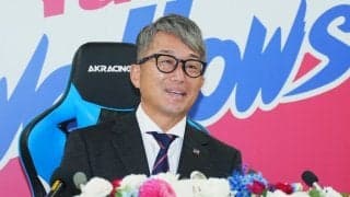 石川雅規、引退会見で笑顔も…後輩は涙、涙　サプライズ花束贈呈で言葉を詰まらせる