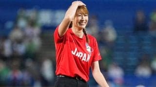 「頭身えっぐ…」185cm元女子アスリート　ショーパン豪快投球に喝采「美人すぎて美人」