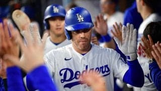 フリーマン待望の後半戦初アーチ！初回３点援護に山本由伸もベンチで手をたたく