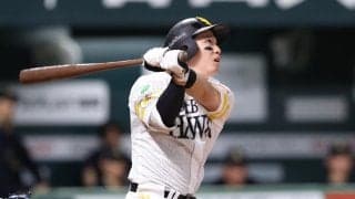 “2冠王”へ快走、鷹・栗原は何が変わった？　データが示す覚醒の背景…驚異の.195→.288