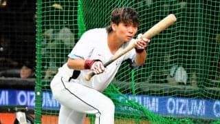 高校の同級生コンビ、西武でともに戦う　涙のお立ち台直後の熱いハグ