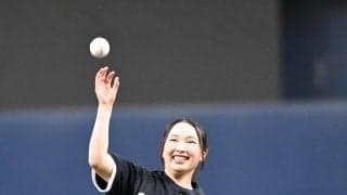 【オリックス】小祝さくらがセレモニアルピッチに登板　相棒は推しのサイン入りグラブ