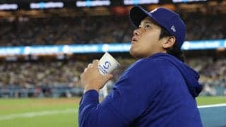 大谷翔平がベンチ前で笑顔で仲間を出迎え　２試合連続欠場もチームは２連勝
