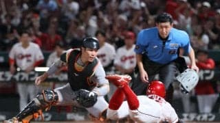 【巨人】松本剛がストライク返球、本塁タッチアウトで失点阻止　左翼からノーバウンド