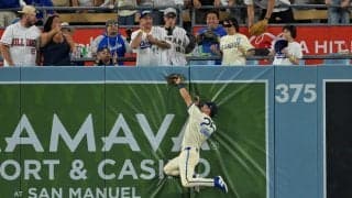 大谷翔平代役１番のエドマン、左中間大飛球をスーパーキャッチ　先発グラスノーも両手上げて驚く