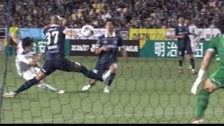 「寿人かよ！」前節4ゴールの水戸FW渡邉新太、豪快コントロールシュートが話題沸騰「ものすごい動き」「あの体勢から撃てるんかい」クロスバー直撃もファン大興奮