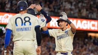 大谷翔平代役１番のエドマン、７回に逆転３ラン　ベンチで大谷も祝福　笑顔でハイタッチ